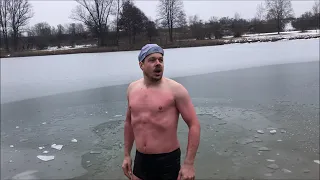 12 minutes ice bathing for 12 years of bitcoin - team satoshi birthday challenge