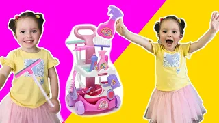 ★KIDS Pretend Play with Helper Cleaning Toy | Kids Help Mummy |