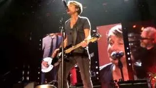 Keith Urban - Somebody Like You (Clip) - Grand Rapids, MI 1/9/14