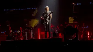 ROGER WATERS Performs Déjà VU on Acoustic Guitar at the Amway Center in Orlando, Florida 8/25/2022