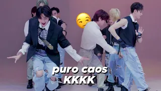 Relay Dance do Stray Kids é sempre um caos