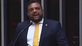 Otoni de Paula se revolta e diz que Bolsonaro "ficou pequeno" com carta escrita por Temer