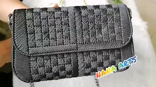 شنطة هاندميد ملك الألوان بغرزة شياكة على كنفا بلاستيك نانا آرتس Black plastic canvas bag Nana Arts