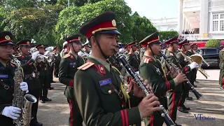 Hungarian president visits Laos to strengthen friendship, cooperation