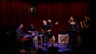 Vanessa Amorosi - Take It Easy (Live at The Hotel Cafe)