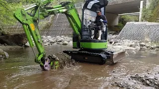 I will also remove the earth and sand from the river intake.[Excavator][2024]