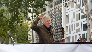 ROGER WATERS - Wish You Were Here (Live in London - JULIAN ASSANGE's support)