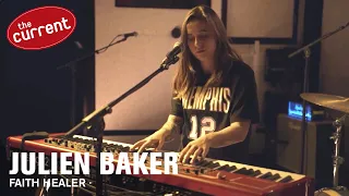 Julien Baker - Faith Healer (live performance)