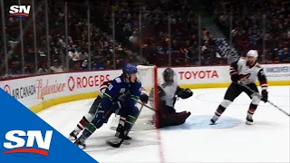 Canucks’ Adam Gaudette Makes Great No-Look Pass To Set Up Zack MacEwen