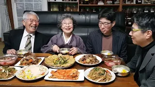 2022년 새해 복 많이받으세요~! 설날 떡국 먹방, 잡채, 돼지갈비, 육전,야채샐러드, 명절음식MUKBANG KOREAN FOOD COOKING ASMR | EATING SHOW