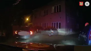 Policie ČR: Ujížděl před policisty, přestože měl v autě ženu a dítě