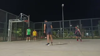 Último partido de la noche 2 vs 2 Street Basketball con Dannon, Rodrigo y chico de verde