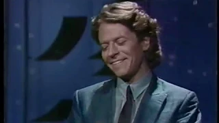 September 10, 1986 - Robert Palmer Chats, Munches on a Cookie, and Performs 2 Songs