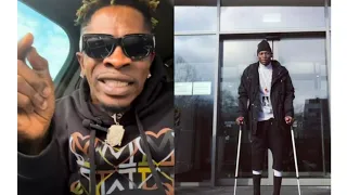 I will break your legs if you don't stop that bush life of yours 😳- Shatta wale cautions stonebwoy