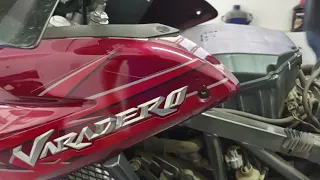 Como retirar o tanque da Honda Varadero XL 1000