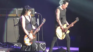 Joan Jett & The Blackhearts - I Love Rock & Roll/Crimson & Clover/I Hate Myself (Live in Laval)