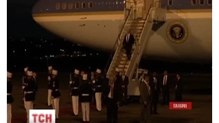 Барак Обама і Рауль Кастро готуються потиснути одне одному руки на саміті у Панамі