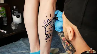 Нанесение татуировки в тату-салоне "Backstage"