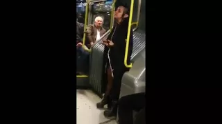 METROBÜSE BİNEN VAMPİR KADIN ..