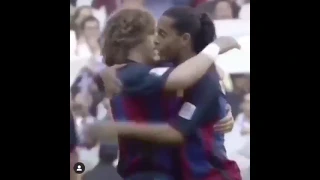 Carlos Puyol Menahan tendangan Roberto Carlos memakai wajah