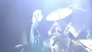 Kurt Cobain(Rare video)Play Drums