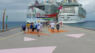 world biggest cruise ship meets mariner of the seas