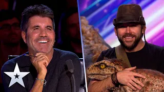 Ranger Chris Roberts brings his DANCING DINOSAURS to the stage! | Auditions | BGT 2022