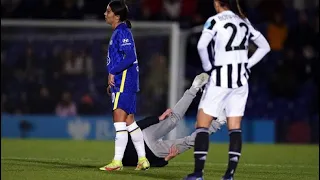 Sam Kerr Drops Pitch Invader | Chelsea  v Juventus UCL match