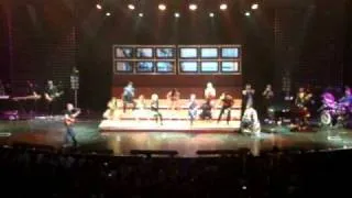 Glee Live Los Angeles: Sweet Caroline