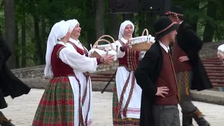 Festivāls “Eima, eima" koncertā ''Māku diet, māku lēkt, māku dančus ritināt...'