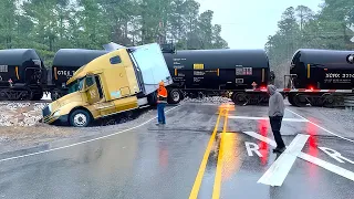 Unbelievable Train Moments Caught on Camera !