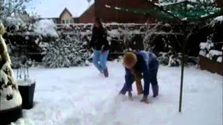 snow ball fight.wmv