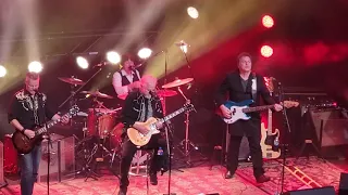 Bachman-Turner Overdrive - Roll On Down the Highway - Live Wellmont