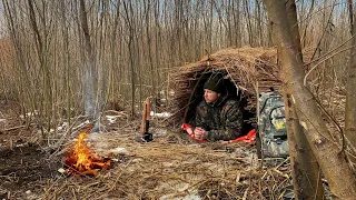 Building a Reed Shelter Waterproof | Warm and Comfortable House |  Winter Bushcraft in Heavy Snow