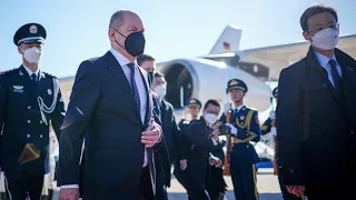 Bundeskanzler Scholz in Peking eingetroffen