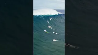 Massive Wave At Jaws wipes out surfers