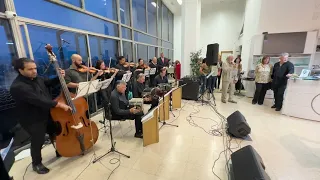 La Puñalada por La orquesta de tango  "A lo D’Arienzo" Uruguay