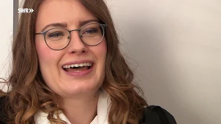 Junge Richterin (26) kämpfte für ihren Traumberuf | SWR | Landesschau Rheinland-Pfalz