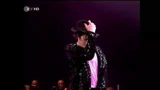 Michael Jackson's best robot dance ever.