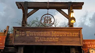 Is the Back Row Better? | Wildest Ride in the Wilderness | BIG THUNDER MOUNTAIN RAILROAD RIDE