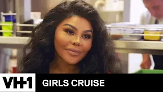 Lil' Kim Bonds w/ Chef Tobias | Girls Cruise