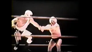 Pat Patterson vs Masked Invader #1 (Rocky Montero) (Sat. 10-18-1975)