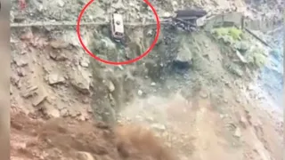 Crazy Bus Vs Dangerous Flooded Rivers ! Bus Fails After Trying To Cross Flooded River|😓| #swat #bbc