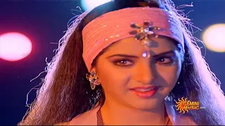 Bollywood actress Divya Bharathi romantic song