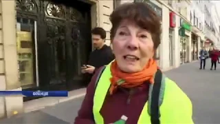 У Парижі поновилися протести "жовтих жилетів"
