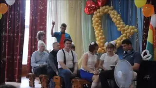 Супер поздравление от родителей выпускникам начальной школы.