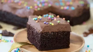 How to Make the Best Chocolate Sheet Cake