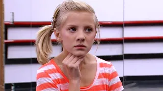 Dance Moms-"NIP AND TUCK REHEARSAL AND THE MOMS TALK BODY IMAGE"(S2E12 Flashback)