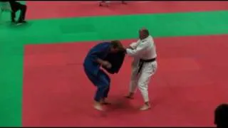 Judo-Veteranen-EM 09 M4-73kg Larbrisseau-Hofer Willi.mp4