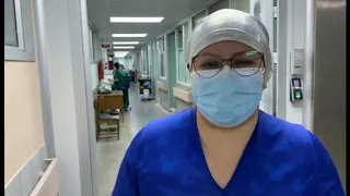 The nurse in Chile who plays the violin for Covid-19 patients